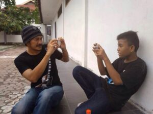 MAS AI : MEMBERSAMAI ANAK DIFABEL BELAJAR FOTOGRAFI